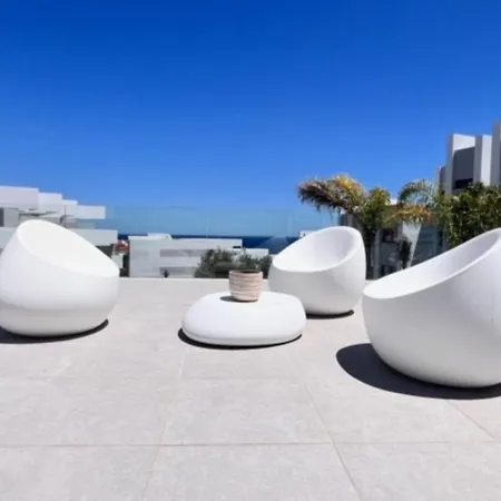 Pure South Modern 3 Beds With Seaviews
