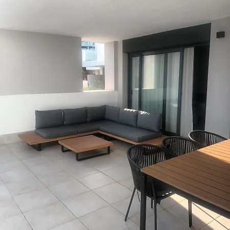 Pure South Modern 3 Beds With Seaviews