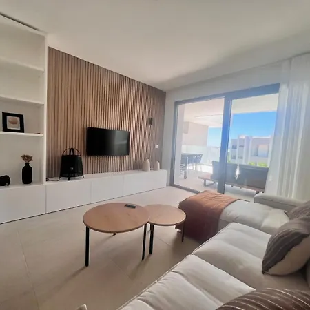 Pure South Modern 3 Beds With Seaviews