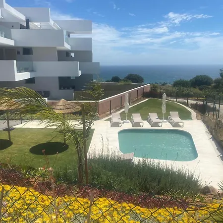 Pure South Modern 3 Beds With Seaviews Lägenhet