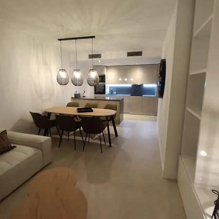 Pure South Modern 3 Beds With Seaviews